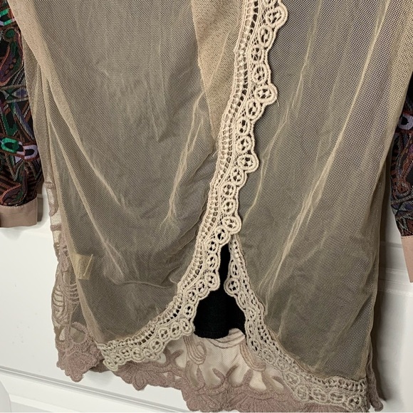 Gimmicks by BKE Lace Top - Picture 9 of 11